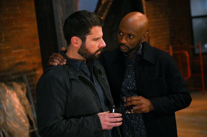 A Million Little Things - Season 2 - One Year Later - Photos - James Roday Rodriguez, Romany Malco