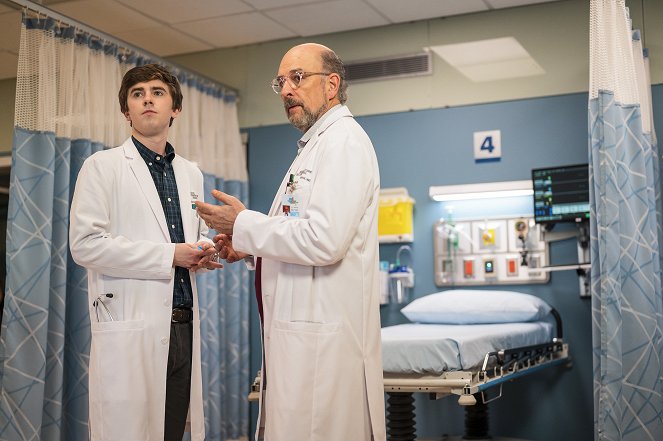 The Good Doctor - Solutions efficaces - Film - Freddie Highmore, Richard Schiff