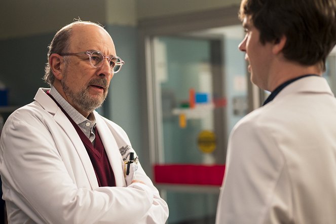 The Good Doctor - Solutions efficaces - Film - Richard Schiff