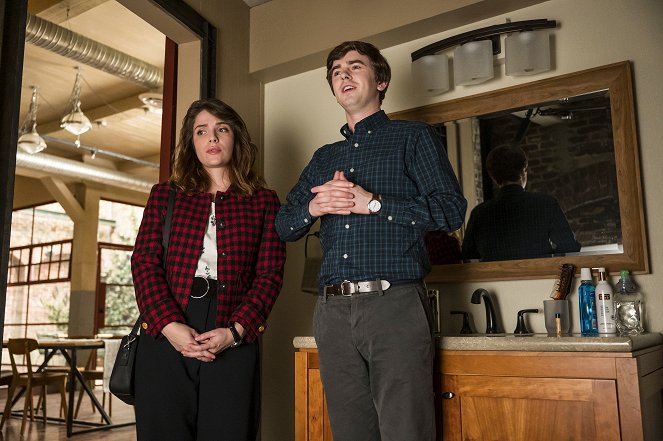 The Good Doctor - Fixation - Photos - Paige Spara, Freddie Highmore