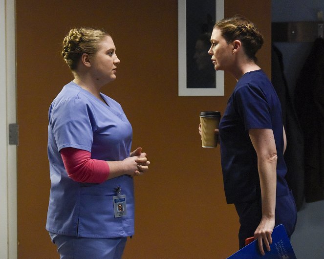 Grey's Anatomy - Give a Little Bit - Photos - Jaicy Elliot, Ellen Pompeo