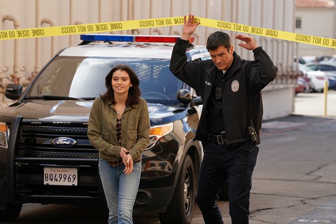 The Rookie - Now and Then - Van film - Madeleine Coghlan, Nathan Fillion