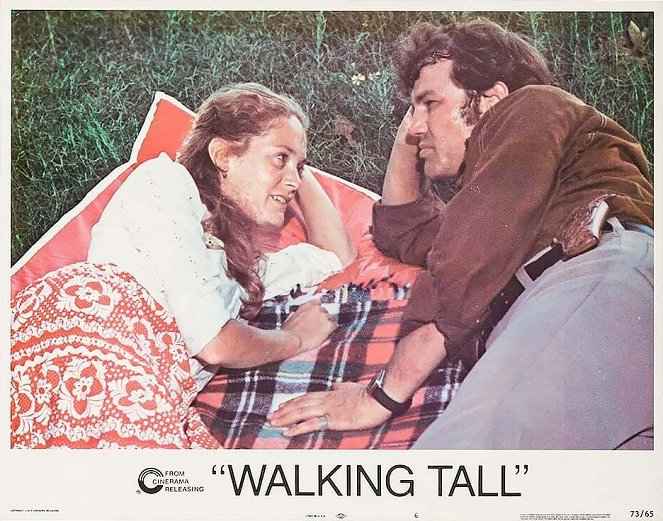 Walking Tall - Lobbykarten - Elizabeth Hartman, Joe Don Baker