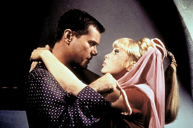 I Dream of Jeannie - The Biggest Star in Hollywood - Photos - Larry Hagman, Barbara Eden