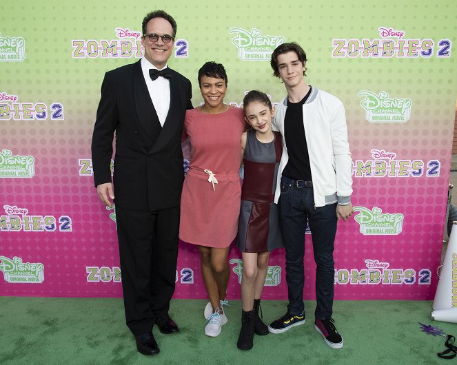 Z-O-M-B-I-E-S 2 - Events - ZOMBIES 2 – Stars attend the premiere of the highly-anticipated Disney Channel Original Movie “ZOMBIES 2” at Walt Disney Studios on Saturday, January 25, 2020 - Diedrich Bader, Carly Hughes, Julia Butters, Daniel DiMaggio