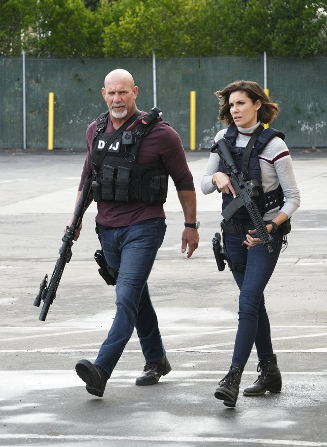 Agenci NCIS: Los Angeles - Watch over Me - Z filmu - Bill Goldberg, Daniela Ruah