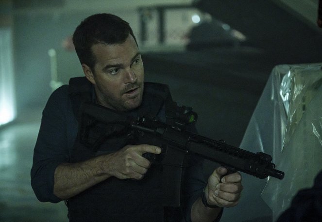 NCIS: Los Angeles - Watch over Me - Van film - Chris O'Donnell