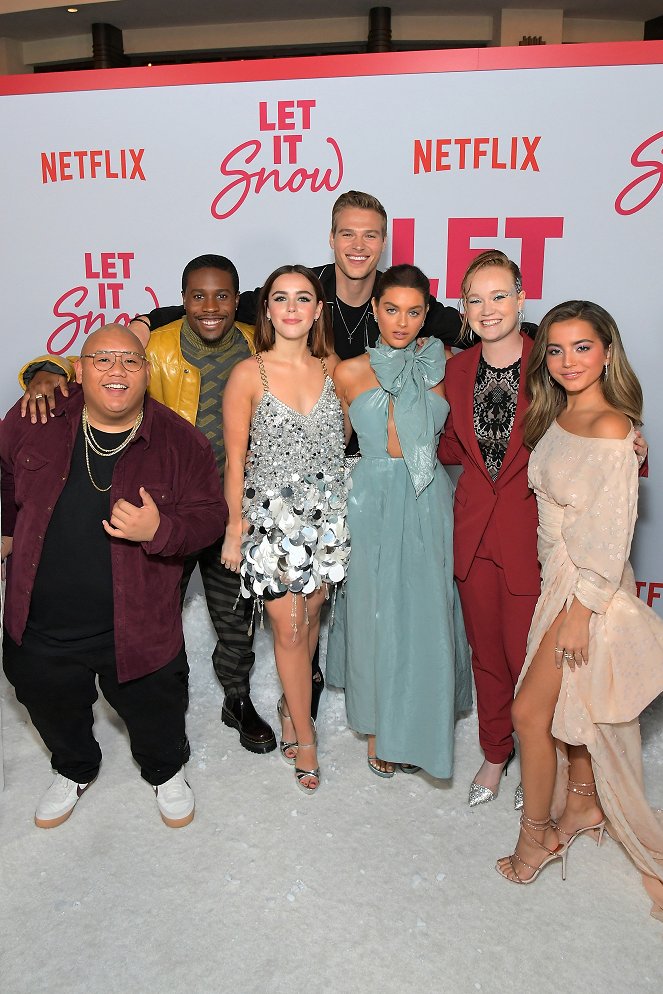 Behavazva - Rendezvények - The premiere of Netlix’s new film Let It Snow was held in Los Angeles on November 4, 2019 - Jacob Batalon, Kiernan Shipka, Liv Hewson