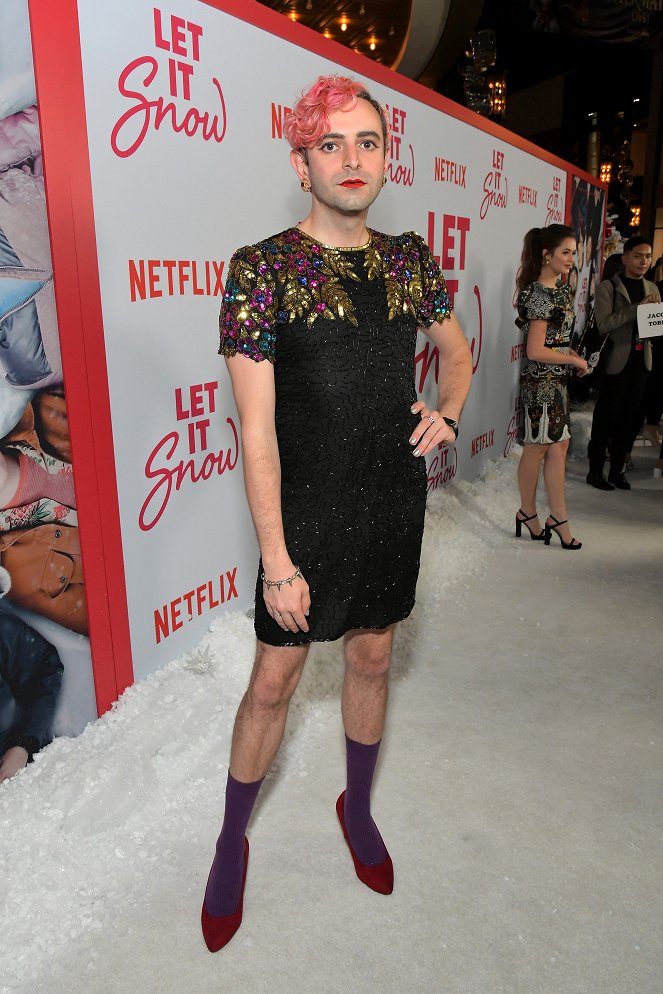 Behavazva - Rendezvények - The premiere of Netlix’s new film Let It Snow was held in Los Angeles on November 4, 2019