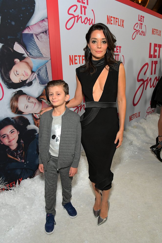 Let It Snow - Tapahtumista - The premiere of Netlix’s new film Let It Snow was held in Los Angeles on November 4, 2019