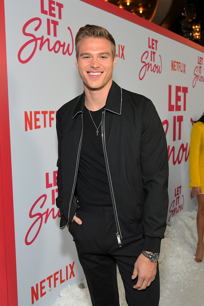 Behavazva - Rendezvények - The premiere of Netlix’s new film Let It Snow was held in Los Angeles on November 4, 2019