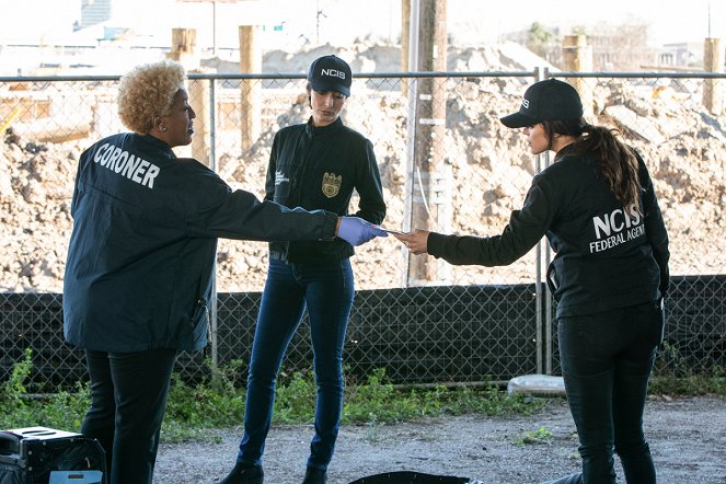 Agenci NCIS: Nowy Orlean - Pride and Prejudice - Z filmu - CCH Pounder, Necar Zadegan, Vanessa Ferlito