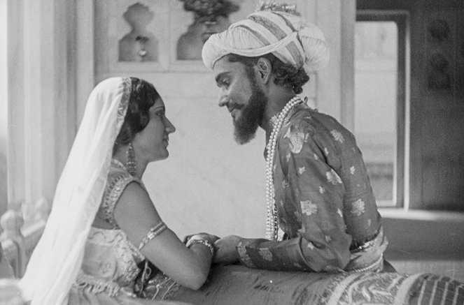 Shiraz: A Romance of India - Photos - Seeta Devi, Charu Roy