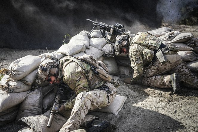 SEAL Team - Season 3 - Rules of Engagement - Photos - David Boreanaz, A. J. Buckley