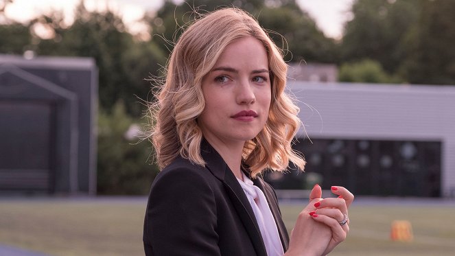 Dare Me - Shock & Awe - Photos - Willa Fitzgerald