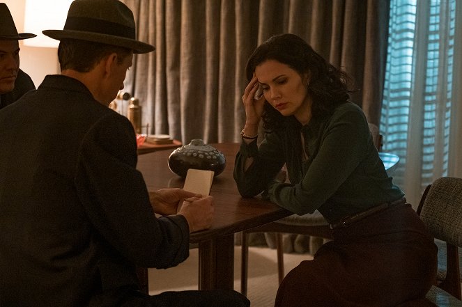 Project Blue Book - What Lies Beneath - Photos - Laura Mennell