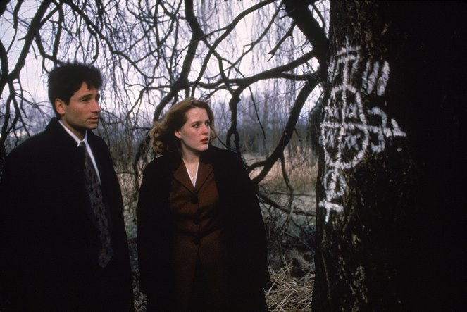 The X-Files - Fresh Bones - Van film - David Duchovny, Gillian Anderson