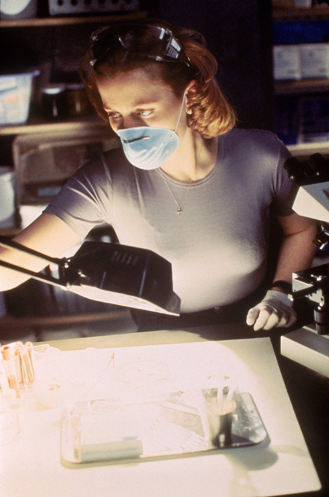 The X-Files - Salaiset kansiot - Season 2 - F. Emasculata - Kuvat elokuvasta - Gillian Anderson