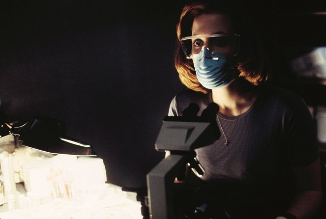 The X-Files - F. Emasculata - Van film - Gillian Anderson