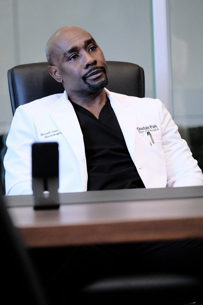 The Resident - Support System - Photos - Morris Chestnut
