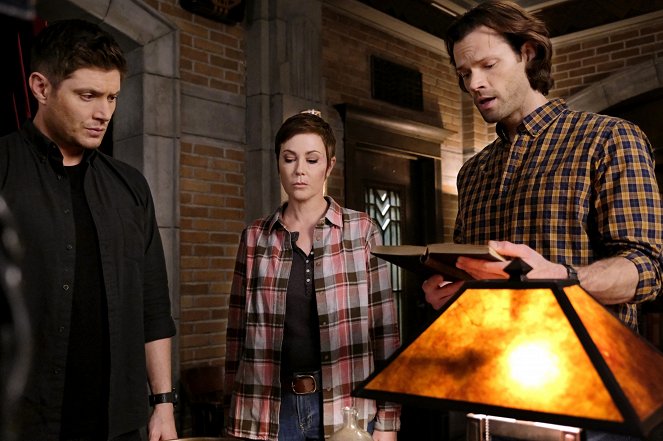 Supernatural - Season 15 - Galaxy Brain - Photos - Jensen Ackles, Jared Padalecki