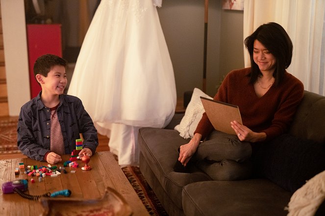A Million Little Things - Season 2 - Mothers and Daughters - Photos - Tristan Byon, Grace Park