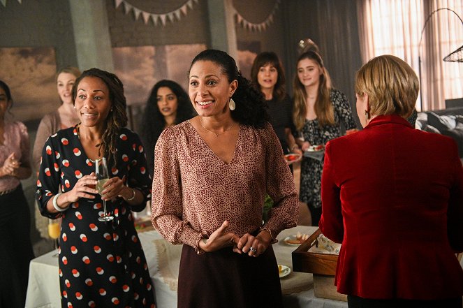 A Million Little Things - Season 2 - Mothers and Daughters - Photos - Christina Moses