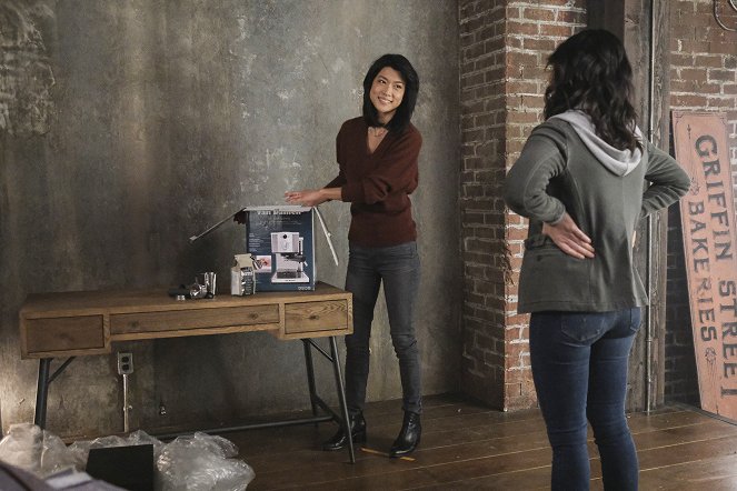 A Million Little Things - Season 2 - Mothers and Daughters - Photos - Grace Park
