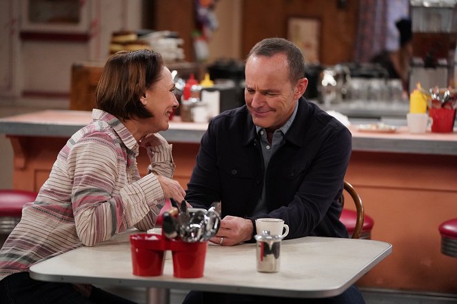 The Conners - Beards, Thrupples and Robots - Do filme - Laurie Metcalf, Clark Gregg