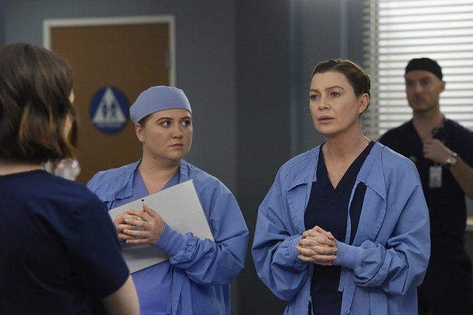 Grey's Anatomy - Season 16 - Give a Little Bit - Photos - Jaicy Elliot, Ellen Pompeo