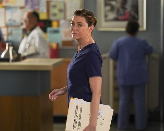 Grey's Anatomy - Season 16 - Give a Little Bit - Photos - Ellen Pompeo