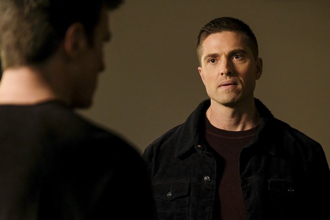 The Rookie - Casualties - Photos - Eric Winter