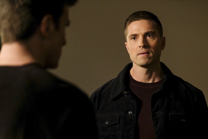 The Rookie - Casualties - De la película - Eric Winter