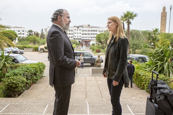 Homeland - Two Minutes - Photos - Mandy Patinkin, Claire Danes