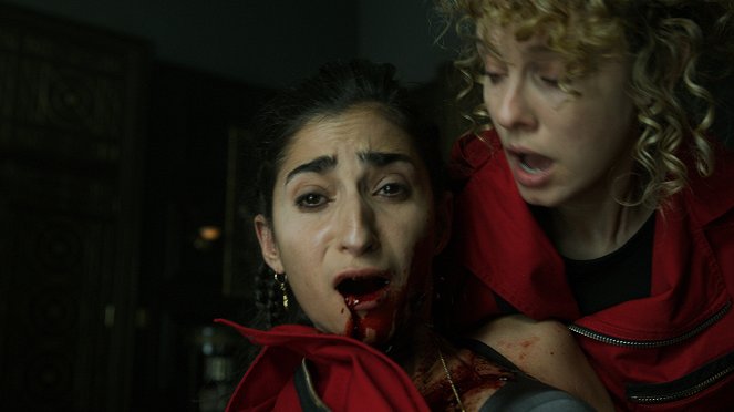 Money Heist (Netflix Version) - Season 3 - Astray - Photos - Alba Flores, Esther Acebo