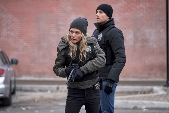 Chicago Police Department - Sous les coups - Film - Tracy Spiridakos, Jesse Lee Soffer