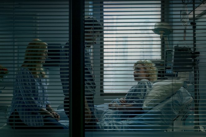 Ozark - In Case of Emergency - Kuvat elokuvasta - Laura Linney, Jason Bateman, Julia Garner