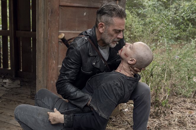 The Walking Dead - Season 10 - Sétálj velünk! - Filmfotók - Jeffrey Dean Morgan, Samantha Morton