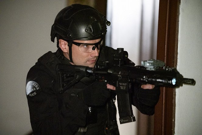 S.W.A.T. - Season 3 - Knockout - Photos - Alex Russell