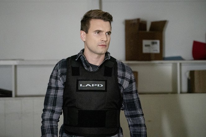 S.W.A.T. - Season 3 - Knockout - Photos - Alex Russell