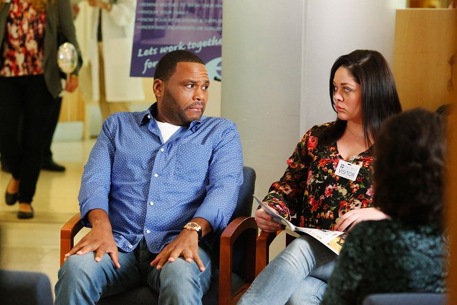 Black-ish - Season 2 - Jamais chez le docteur - Film - Anthony Anderson, Alyssa Gabrielle Rodriguez