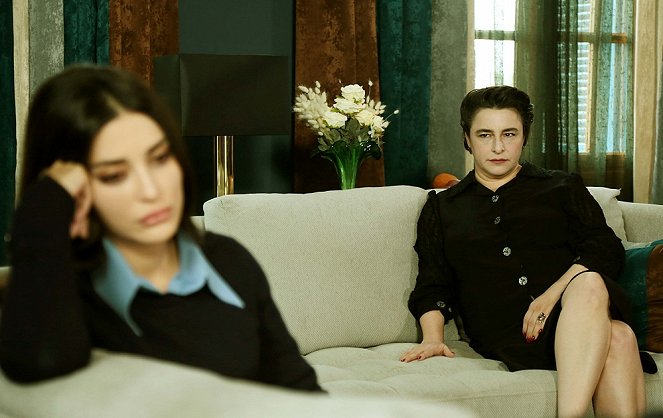 Bir Zamanlar Çukurova - Episode 23 - Van film - Esra Dermancıoğlu