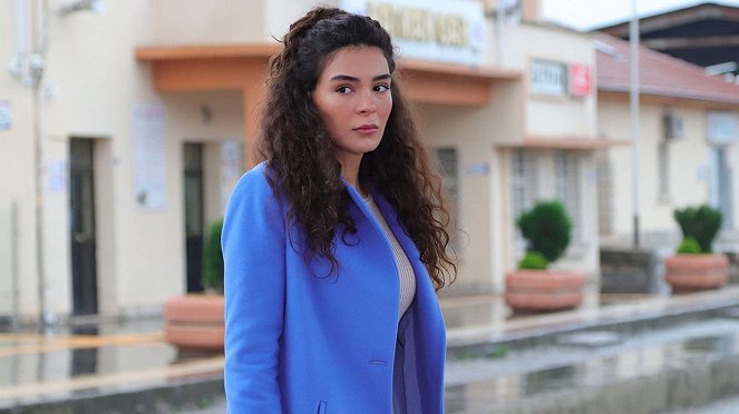 Hercai - Episode 25 - Photos - Ebru Şahin