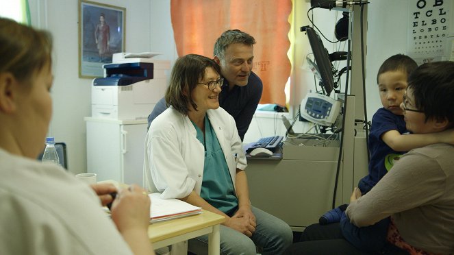 Médecines d'ailleurs - Groenland – Médecin sur la banquise - Kuvat elokuvasta - Bernard Fontanille