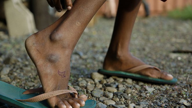 Médecines d'ailleurs - Papouasie-Nouvelle-Guinée - Le serment du serpent - Filmfotók