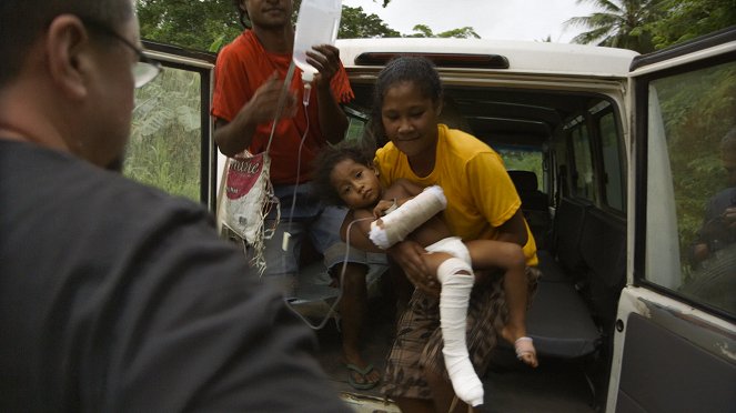 Médecines d'ailleurs - Papouasie-Nouvelle-Guinée - Le serment du serpent - De la película