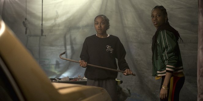 Neuvěřitelné příběhy - Zahřívací kolo - Z filmu - E'myri Crutchfield, Hailey Kilgore