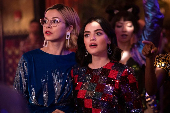 Katy Keene - Chapter Four: Here Comes the Sun - Filmfotók - Julia Chan, Lucy Hale