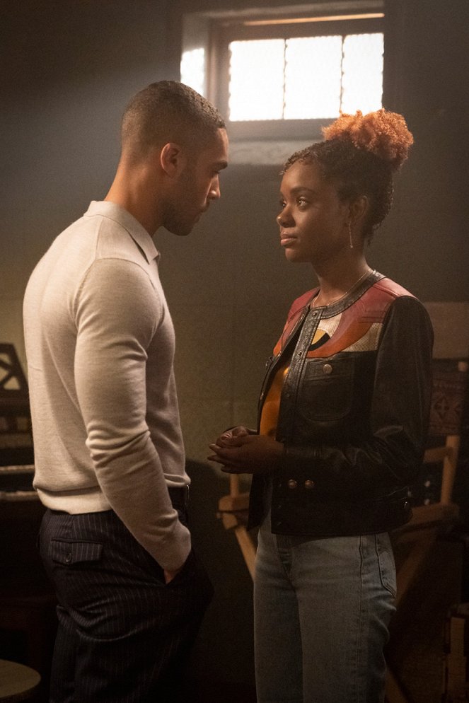 Katy Keene - Chapter Five: Song for a Winter's Night - Filmfotók - Lucien Laviscount, Ashleigh Murray