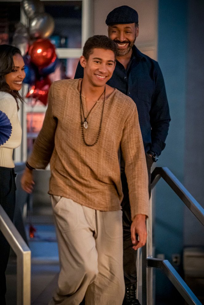 The Flash - Death of the Speed Force - Photos - Danielle Nicolet, Keiynan Lonsdale, Jesse L. Martin